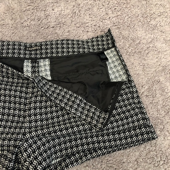 Black & White Shorts - Picture 3 of 4